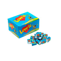 Жуйка Love is Банан-Полуниця Упаковка 100 шт (15317) - вид 1 мініатюра